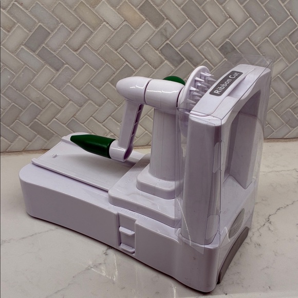 Veggetti Pro Table-Top Spiral Vegetable Cutter - Picture 8 of 16